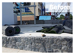 ก่อนติดตั้ง</br>สถ​านที่ติดตั้งหญ้าเทียม : สัตหีบ จ.ชลบุรี</br>ชนิดของหญ้าเทียม : YTT-25