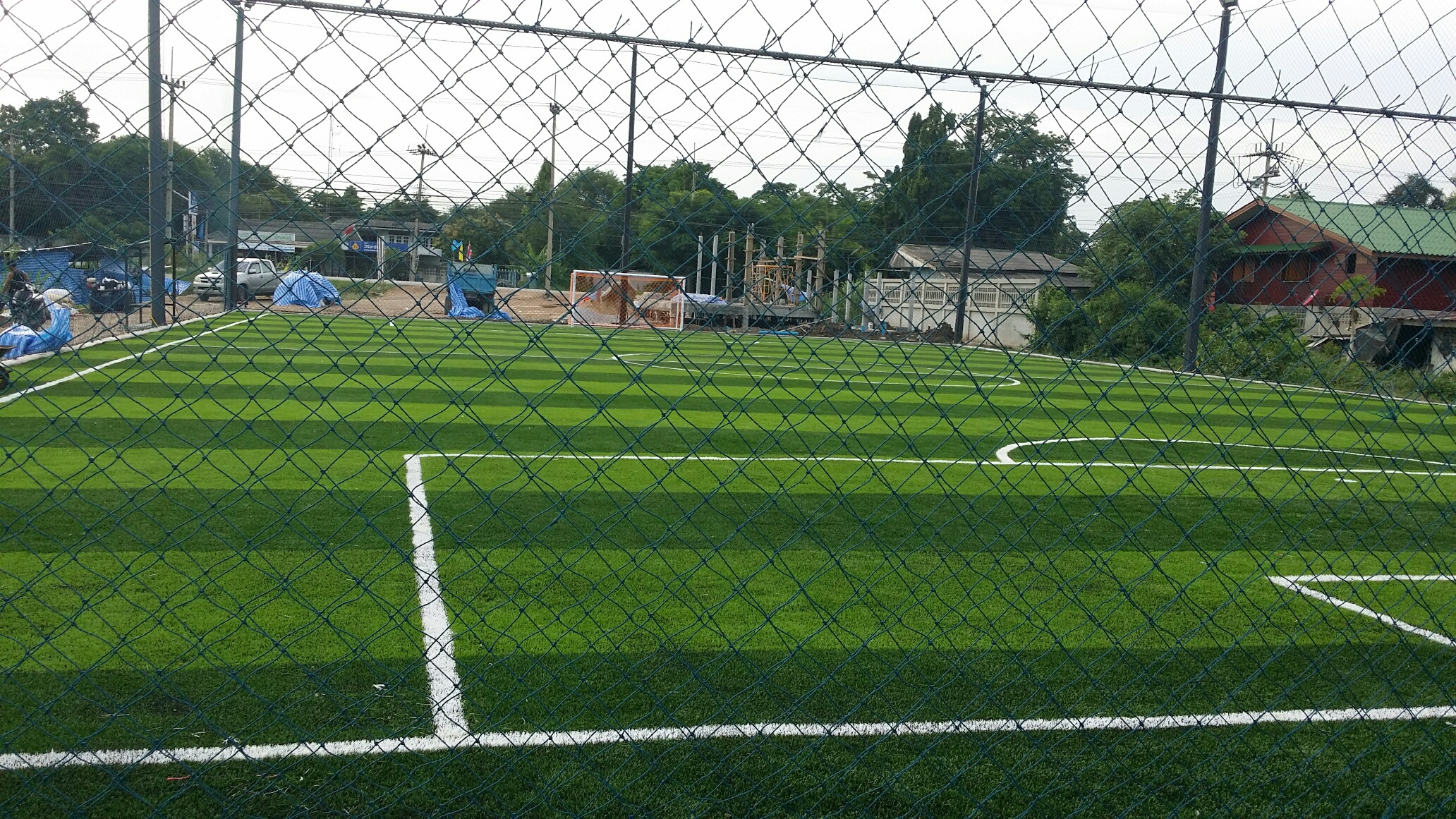 สนามฟุตบอลหญ้าเทียม